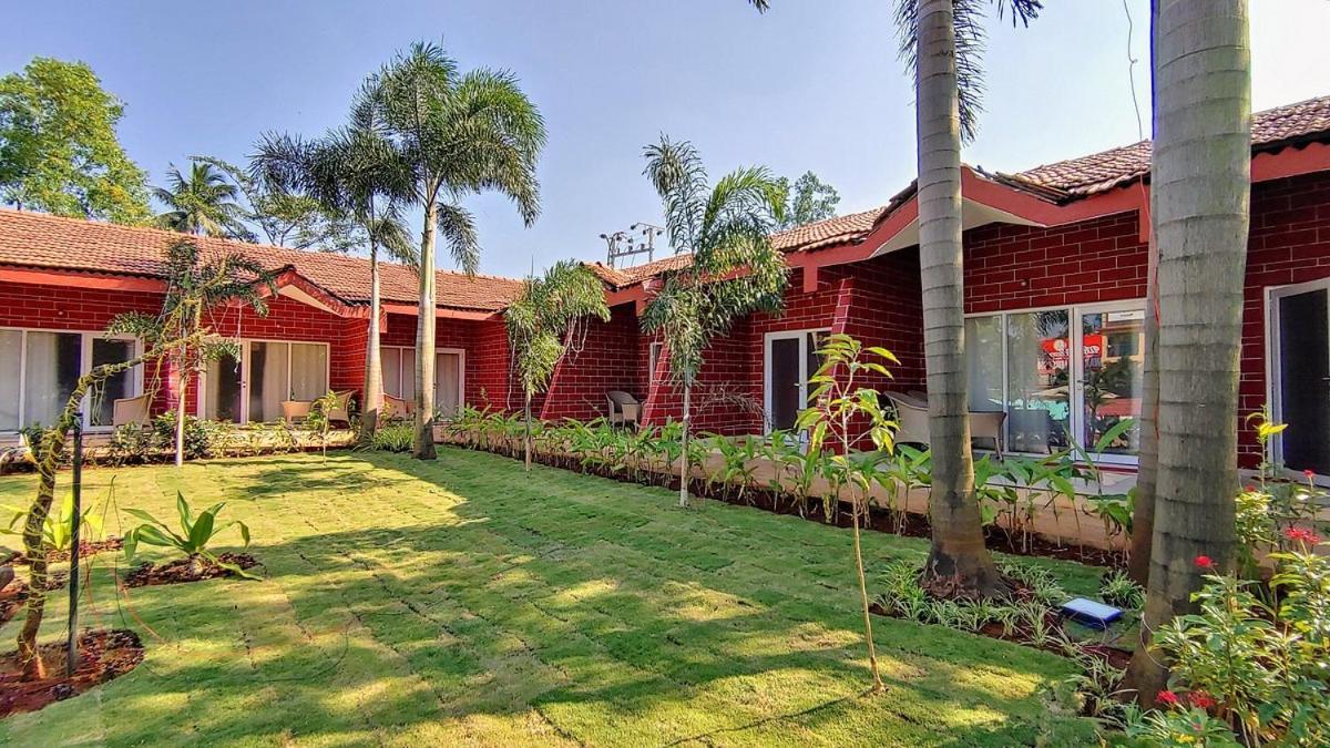 Whispering Woods Resort Лонавала Экстерьер фото