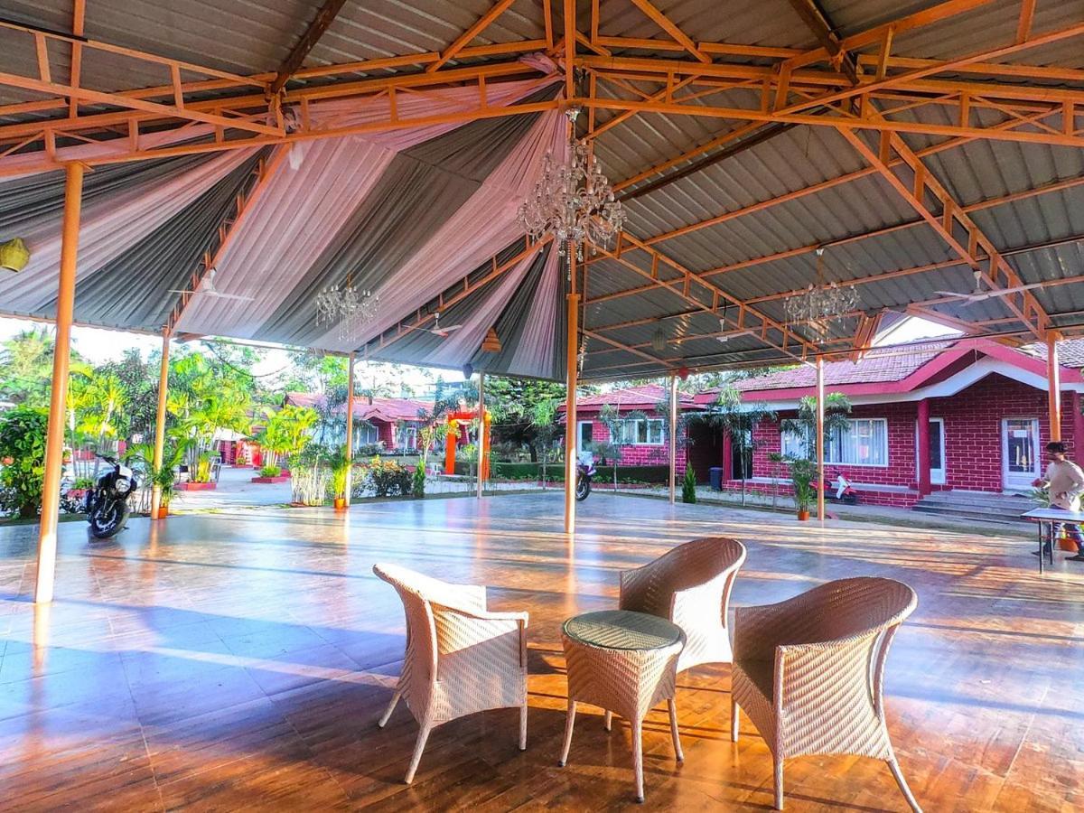 Whispering Woods Resort Лонавала Экстерьер фото