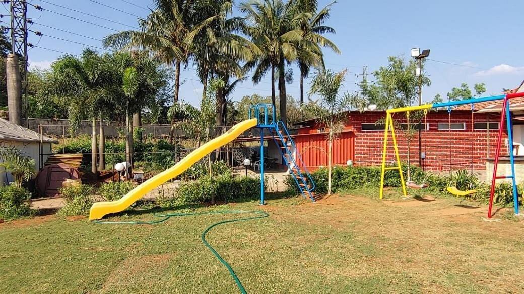 Whispering Woods Resort Лонавала Экстерьер фото