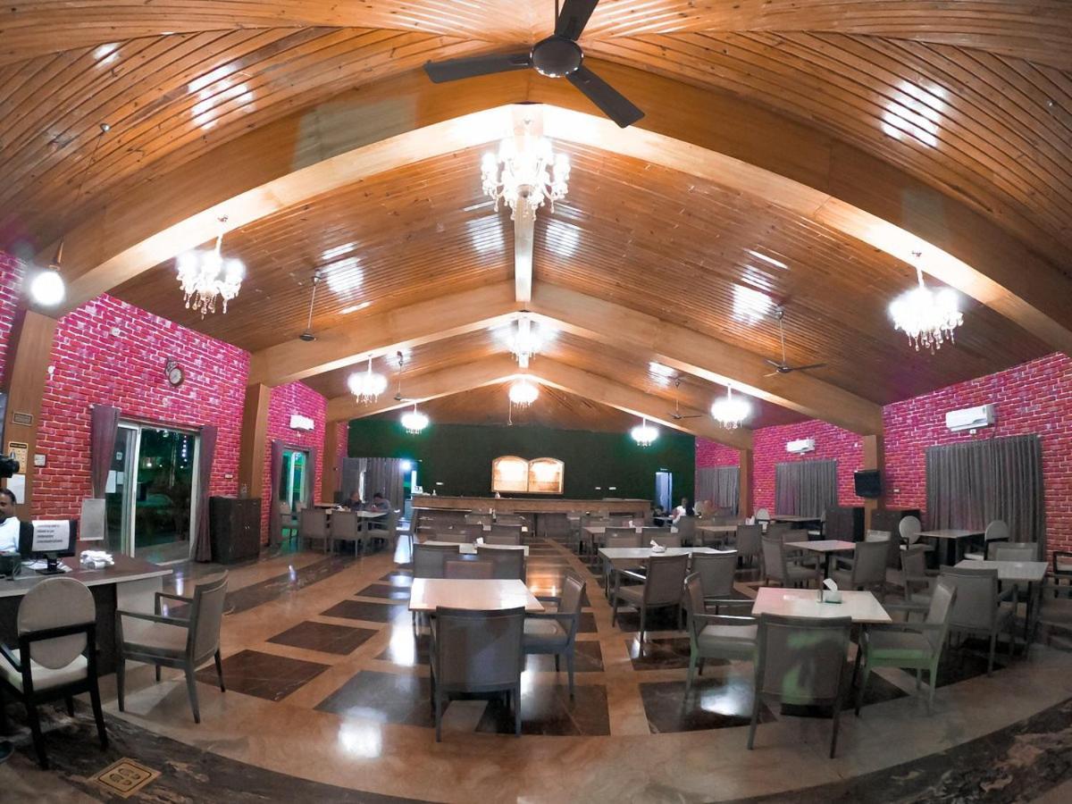 Whispering Woods Resort Лонавала Экстерьер фото