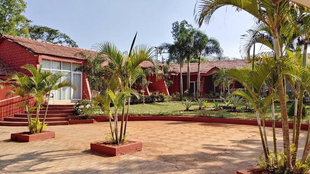 Whispering Woods Resort Лонавала Экстерьер фото